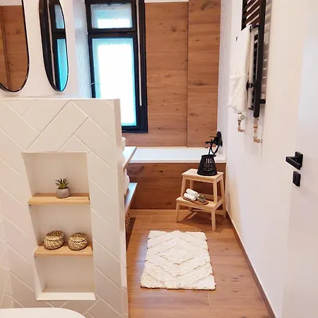 Stylish Apartment, Walk To Nivy Center Apartament Bratysława
