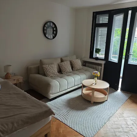 Stylish Apartment, Walk To Nivy Center Apartament *