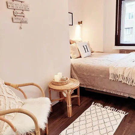 Stylish Apartment, Walk To Nivy Center アパート ブラチスラヴァ